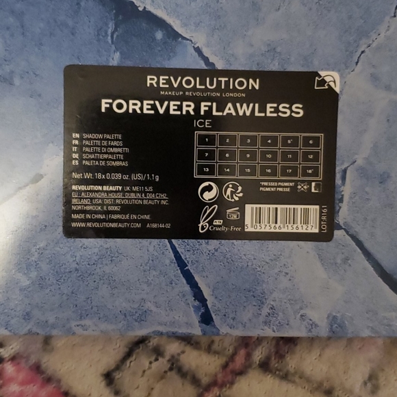 Revolution Forever Flawless Ice palette - Picture 2 of 4